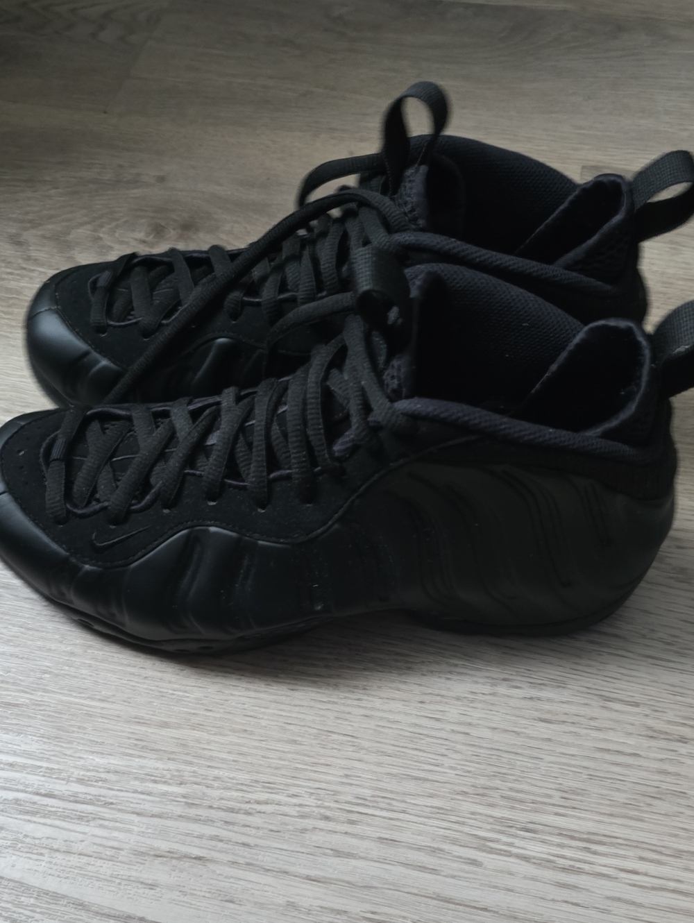 Men's Black Athletic Nike Foamposites Sneakers